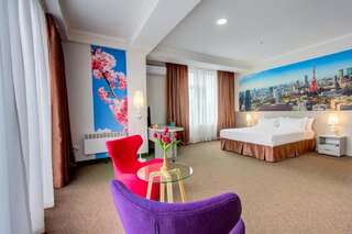 Отель Отель Bridges Бишкек Двухместный номер Делюкс с 1 кроватью или 2 отдельными кроватями-1